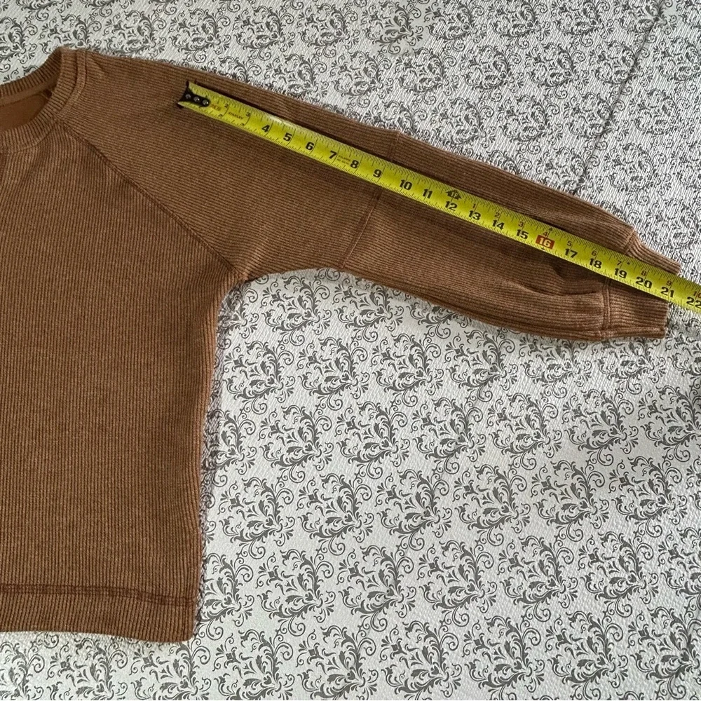 Blu Pepper Tan‎ V-Neck Sweater Relaxed Fit - Picture 14 of 14